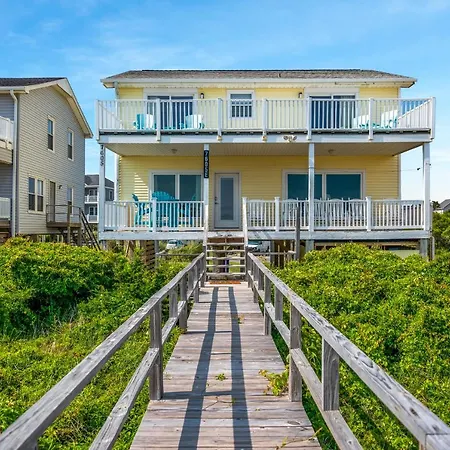 Beach Walkers By Oak Island Accommodations
